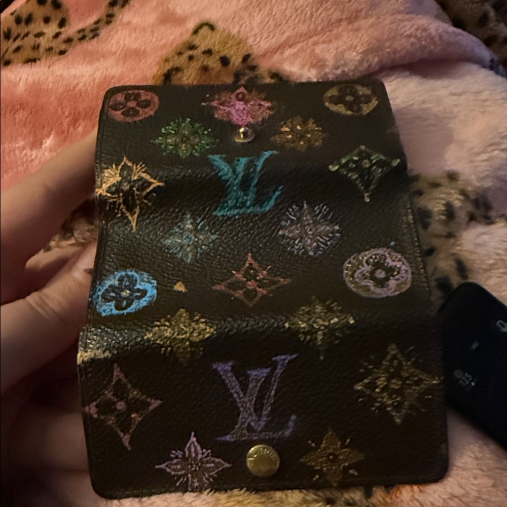 Authentic custom painted Louis Vuitton key ring holder - Picture 4 of 6